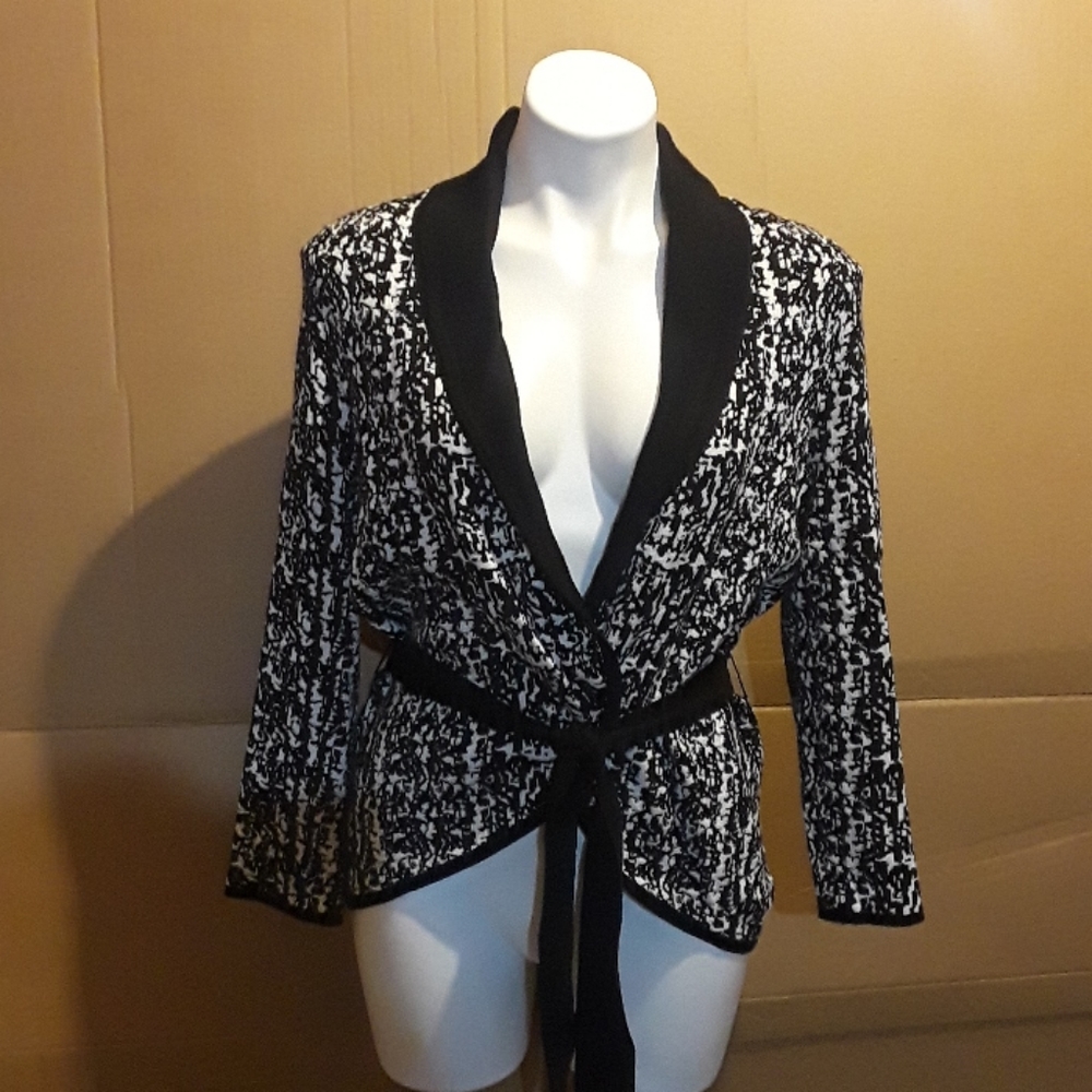 Black White BCBG wrap cardigan